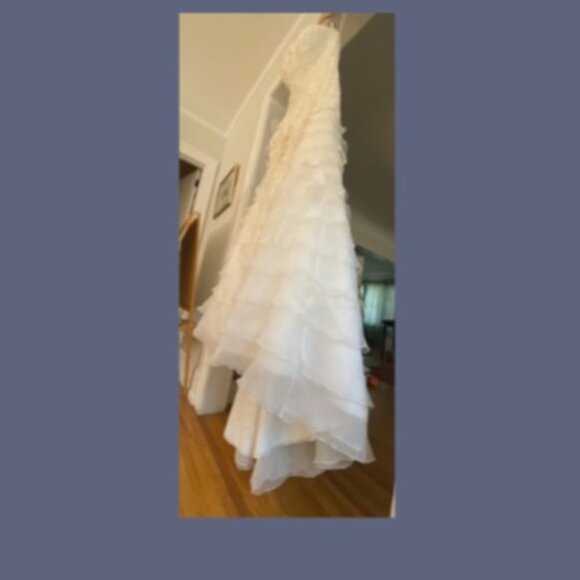 Cloud-like wedding dress - Picture 8 of 11